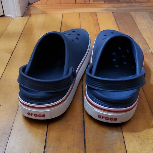 EUC Unisex Crocs - Picture 2 of 8